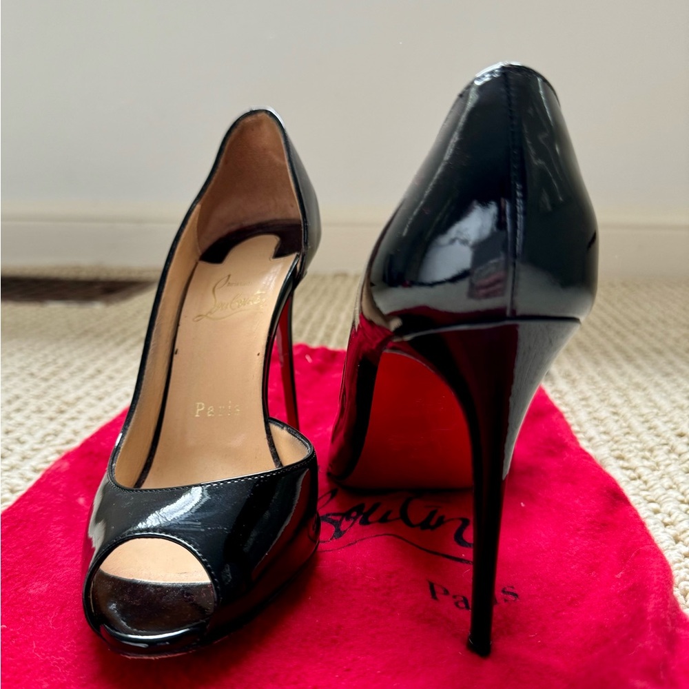 CHRISTIAN LOUBOUTIN Patent Leather Pumps